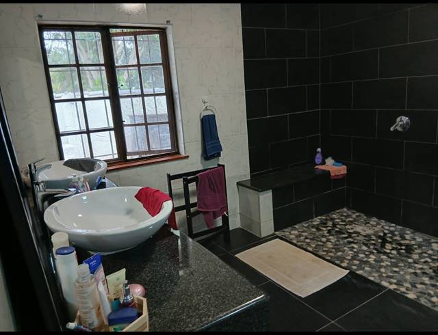 5 BEDROOM HOUSE FOR SALE IN FOREST HILLS